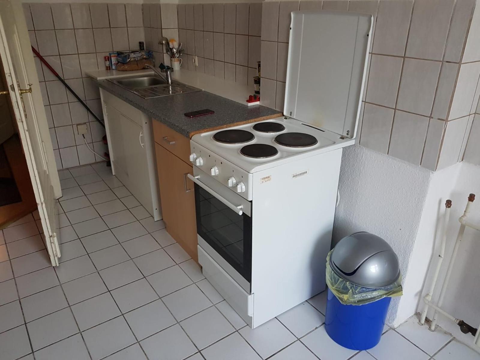 2 X Schlaf- Zimmer Fewo Schmidt 55 Qm, Bad Wc, Extra Kueche, Ausstattung Einfach Dafuer Billig Appartement Halberstadt Buitenkant foto